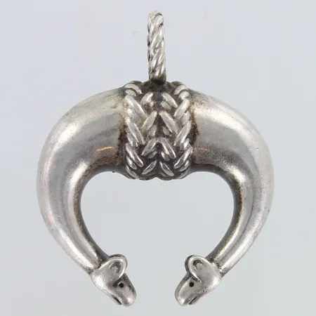 Riipus, Kalevala Koru, Hirvenpää, korkeus 36mm, 925,  Paino: 8,2 g