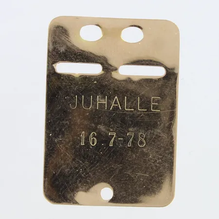 Riipus, kaiverrettu, käytön jälkiä, mitat 19x27mm, 585,  Paino: 1,2 g