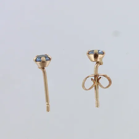 Kivikorvakorut, toinen tausta puuttuu, korkeus 4mm, 585br,  Paino: 0,4 g
