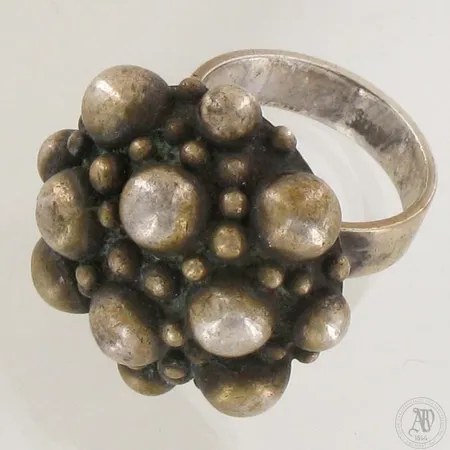 Sormus, koko 17, "Liisa", AHi Aatos Johannes Hauli, valmistettu 1969, Helsinki, 813,  Paino: 12,7 g