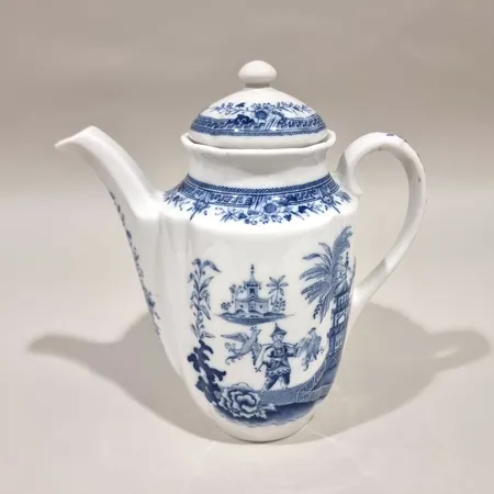 Kahvikannu, Arabia, Sininen Singapore, korkeus kannen kanssa 22,5cm, vuodelta 1932-1949, 