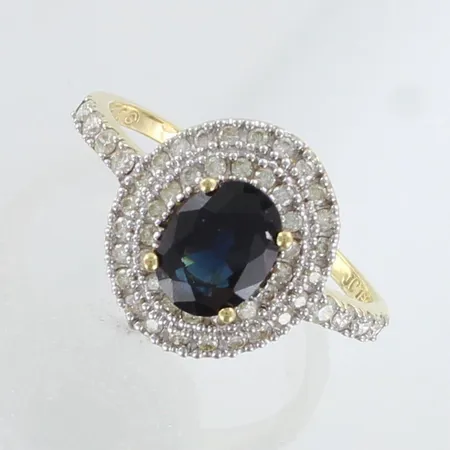 Kivisormus timanteilla 8xn.0.02ct ja 41xn.0.005ct, koko 18¾, 750br,  Paino: 3,7 g