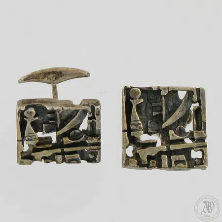 Kalvosinnapit, mitat 21x21mm, Jorma Laine, Turun Hopea, Made in Finland, käytön jälkiä, 830, Paino: 17,8g 