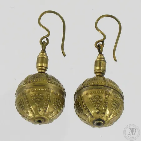 Korvakorut, Kalevala Koru, Halikon käätykorut, korkeus ja Ø 45mm ja 20mm, pronssia