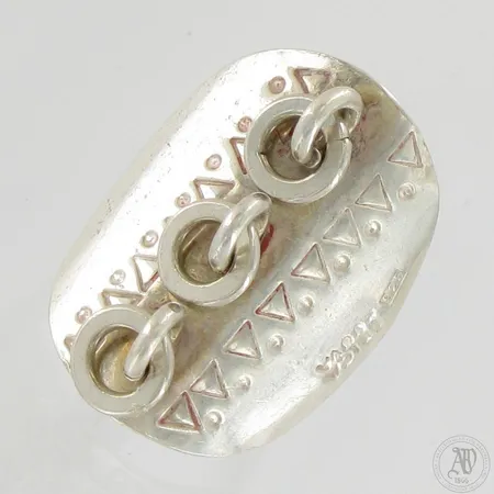 Sormus, Tradition, design Erica Huuva, koko 17, 925,  Paino: 7,6 g