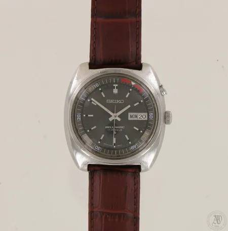 Teräsrannekello Seiko Bell-Matic 17 jewels, automaatti, ref. 4006-6030, rungon Ø 39mm, rannekkeen pituus 180-220mm, pleksissä ja rungossa käytön jälkiä. 