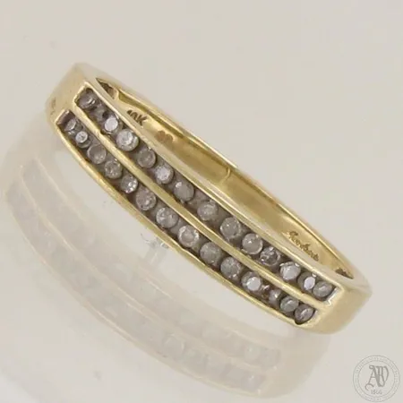 Viallinen timanttisormus 26xn.0.005ct (kaksi timanttia puuttuu), 417,  Paino: 1,8 g