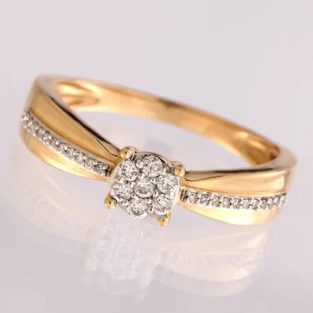 Timanttisormus 7xn.0.02ct 22xn.0.003ct, koko 17½, Kultajousi Oy, 585, Paino: 2,3 g