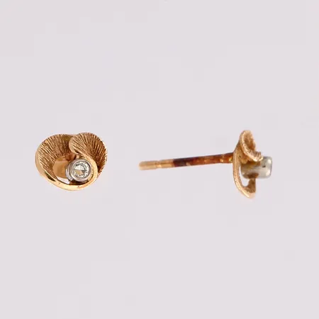 Timanttikorvakorut 2xn.0.01ct, korkeus 6mm, toinen tausta puuttuu, 585,  Paino: 0,6 g