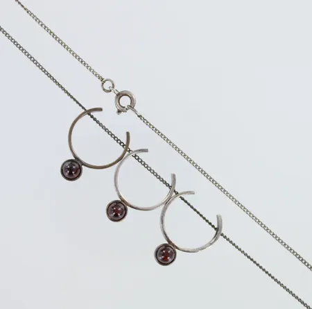 Kivikaulakoru, riipuksen korkeus 21,3mm, 813br,  Paino: 8,3 g