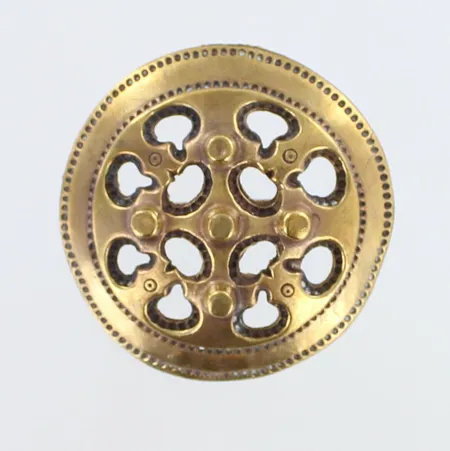 Rintakoru Kaleva Koru, Imatran solki, Ø 57mm, käytön jälkiä, pronssia