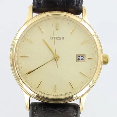 Kultarannekello Citizen, kaiverrettu, Quartz:paristo loppu ja ei käyttö takeita, lasissa naarmuja ja käytön jälkiä, Ø 26mm, 585br  Paino: 19,4 g