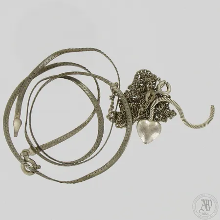 Viallisia hopeakoruja, 800-925 Paino: 6,6 g