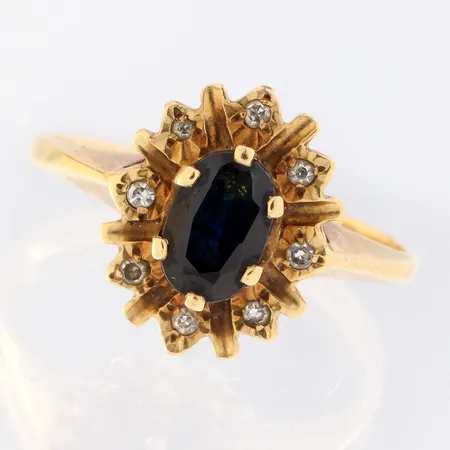 Kivisormus timanteilla 8xn.0.005ct, kaiverrettu, koko 15¼, 750br, Paino: 2,2 g