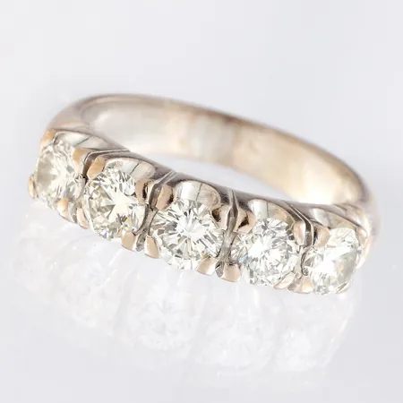 Timanttisormus 5xn.0.25ct, koko 15½, 750 valkokulta,  Paino: 5,9 g