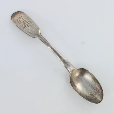 Kahvilusikka, Helsinki, käytön jälkiä, kaiverrettu, pituus 134mm, 800h,  Paino: 20,9 g