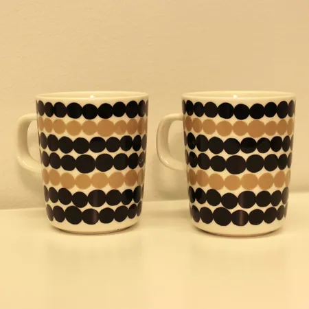 Kaksi mukia, Siirtolapuutarha, Marimekko, 2,5dl, beige/musta