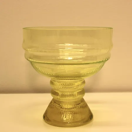Malja, "Sulttaani" Nanny Still, korkeus 15cm, Riihimäen Lasi Oy 1960-luku