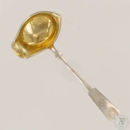 Kastikekauha, kaiverrettu ja käytön jälkiä, Musla, pituus 168mm, 813,  Paino: 37,2 g