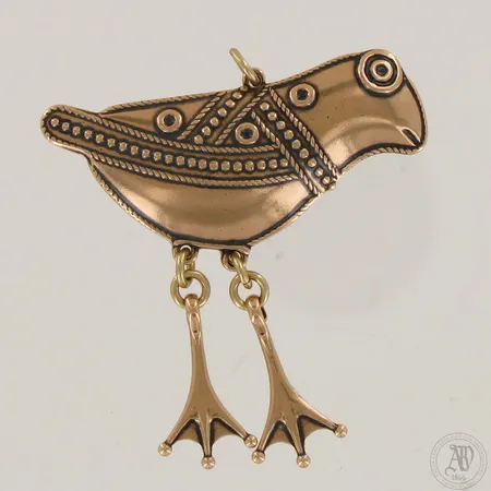Riipus, Hattulan lintu, Kalevala Koru, korkeus 60mm, pronssia