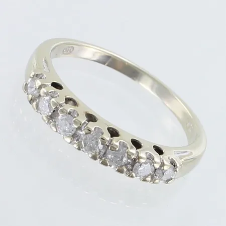 Timanttisormus 7xn.0.05ct, yksi timantti rikki, koko 17¼, 416 valkokulta,  Paino: 2,1 g