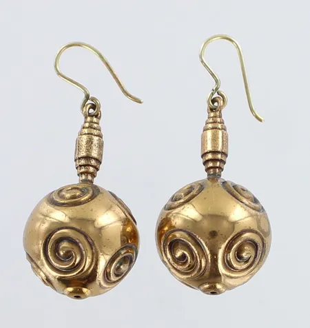 Korvakorut, Kalevala Koru, Halikon käätykorut, korkeus 45mm, Ø 18mm, pronssia
