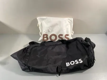 Laukku ja kassi Boss