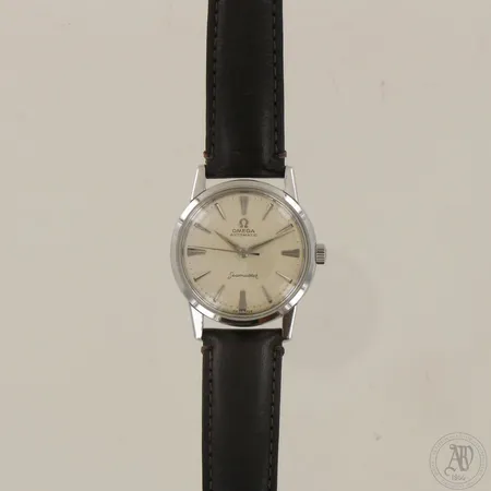 Teräsrannekello Omega Seamaster nahkarannekkeella, automaatti, Ø35mm, pituus 210mm.
Koneisto on 20 kivinen, malli 591, sarjanumero 17425183. Teksti lisätty 29.11.2022. 
