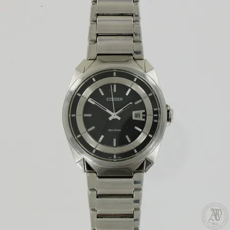 Teräsrannekello Citizen Eco-drive, pituus 190mm, Ø 40mm, mallinumero A24711, lasissa käytön jälkiä, ostettu 4.2.2014, takuukortti ja laatikko. 