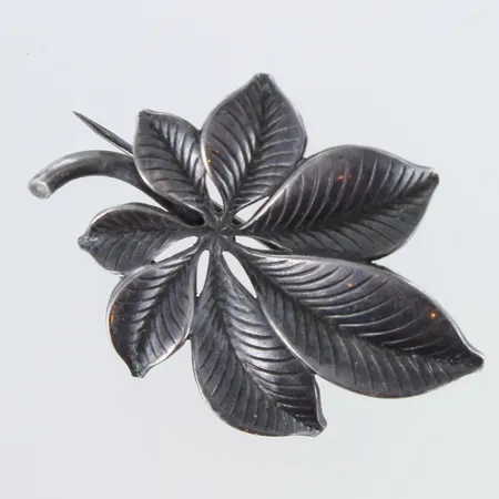 Viallinen rintaneula, leveys 50mm, 813h,  Paino: 7,3 g