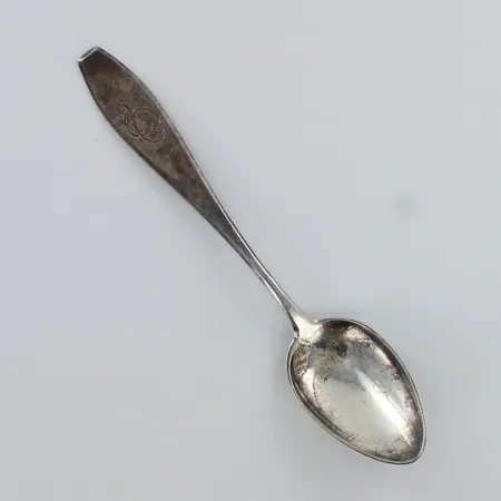 Kahvilusikka, Matta, kaiverrettu, käytön jälkiä, pituus 126mm, 813h,  Paino: 11,6 g