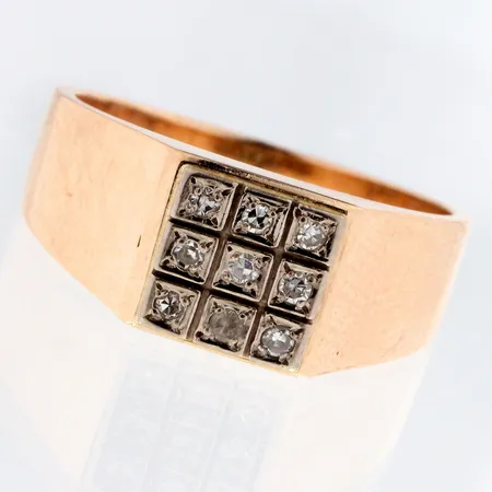 Timanttisormus 9xn.0.01ct, yhdestä timantista pala pois, kyljessä naarmu, koko 16¾, 585,  Paino: 5,1 g