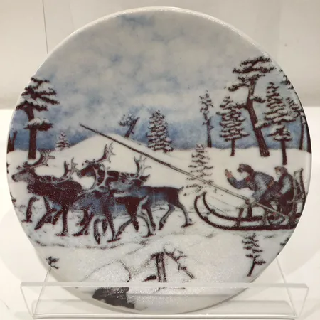 Seinälautanen Arabia, A. Alariesto, 1981, Porovaljakolla erämäässa, Ø 12cm
