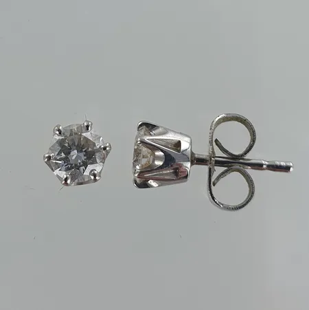 Timanttikorvakorut 2xn.0.35ct, 750 valkokulta, toinen tausta korumetallia,  Paino: 1,7 g