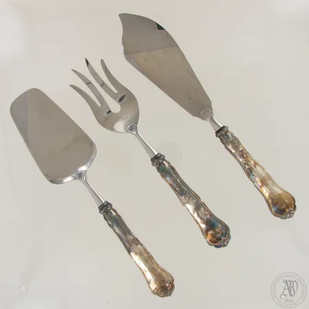 Kolme kakkuotinta, Chippendale, kaiverrettuja, Kultakeskus, pituudet 213, 230 ja 243mm, 830br,  Paino: 195,2 g