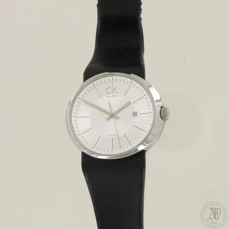 Teräsrannekello Calvin Klein, malli KOH 211, lasissa hyvin pieni naarmu, rannekkeen nahkaosa viallinen, taulun Ø 45mm, 