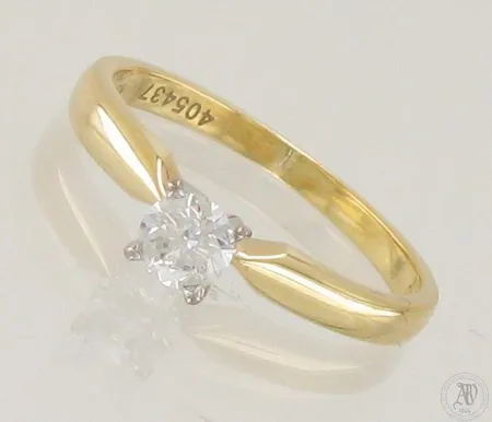 Timanttisormus 1xn.0.24ct, koko 15¾, 750,  Paino: 2,1 g