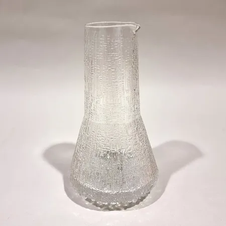 Karahvi, Iittala, Ultima Thule, design Tapio Wirkkala, korkeus 22cm