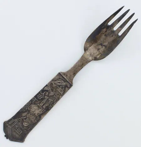 Kastehaarukka, kaiverrettu, pituus 140mm, 813,  Paino: 24 g
