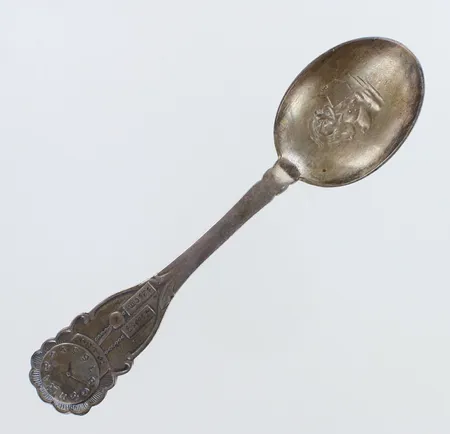 Kummilusikka, kaiverrettu, pituus 135mm, 830,  Paino: 27,2 g