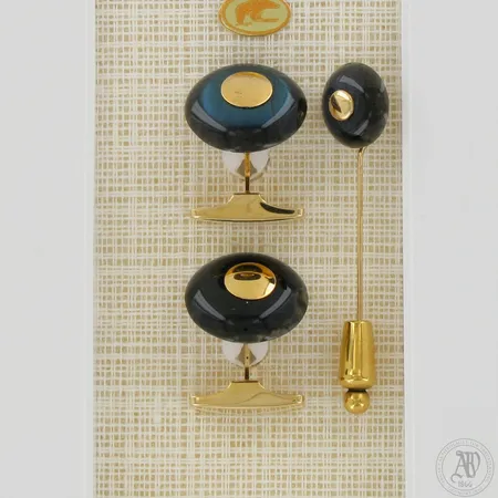 Spektroliitti-solmiopidike ja kalvosinnapit, kalvosinnappien Ø 17mm, solmipidikkeen kiven Ø 12mm, design Kalevi Sara, vuodelta 1990, 585br,  Paino: 11,3 g