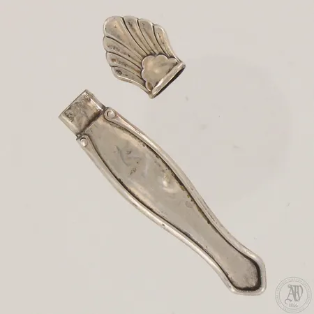 Säilytysrasia, pituus 65mm, leveys 12mm, vuodelta 1939, kolhuja, 813,  Paino: 3 g