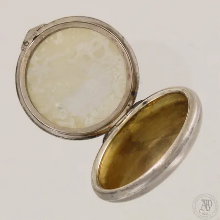 Peilirasia riipuslenkillä, kaiverrettu, Ø 45mm, vuodelta 1932, 813,  Paino: 25 g