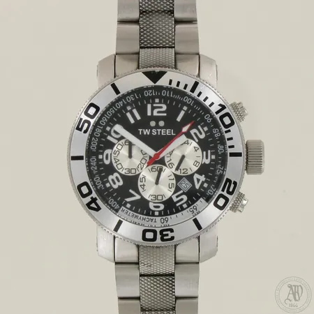 Teräsrannekello TW Steel, TW70, quartz, chronograph vaatii huoltoa, taulun Ø 46mm, rannekeen pituus 205mm, lasissa ja rungossa käytön jälkiä, takuukortti vuodelta 2013, laatikko
