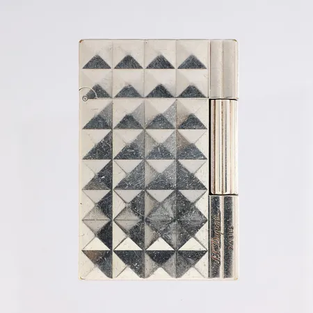 Sytytin, S.T Dupont, mitat 55x37x11mm, käytön jälkiä, Paris, Made in France, no. 1FLAU50, laatikko ja todistus