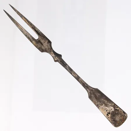 Leikkelehaarukka, kaiverrettu, Musla, pituus 165mm, vuodelta 1925, 813,  Paino: 27,7 g