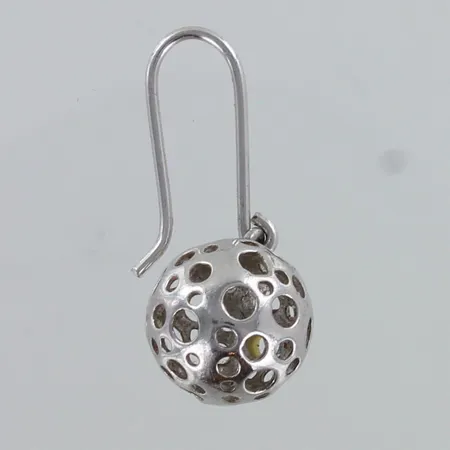 Korvakoru, Pitsi, design Liisa Vitali, korkeus 25mm, 925,  Paino: 1,2 g