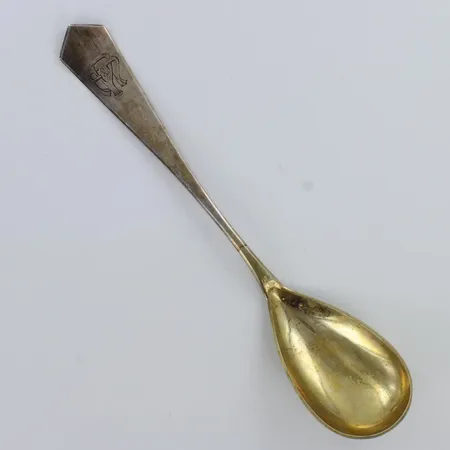 Hillolusikka, Kolmikulma, kaiverrettu, käytön jälkiä, pituus 165mm, 813h,  Paino: 22,3 g
