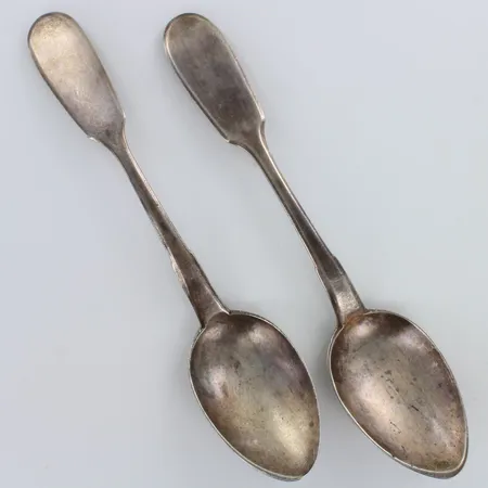 Kaksi ruokalusikkaa, Helsinki, käytön jälkiä, pituus 175mm, 813h,  Paino: 77,8 g