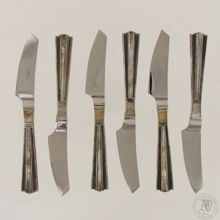 Kuusi hedelmäveistä, käytön jälkiä, pituus 142mm, 916br,  Paino: 215,4 g